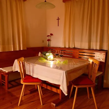 Ferienwohnung Delvai Apartment